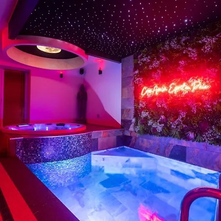 Temple Torii Liefdeshotel *