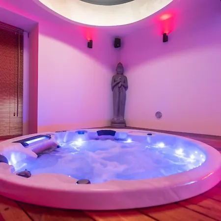 Temple Torii Love hôtel Crisnee