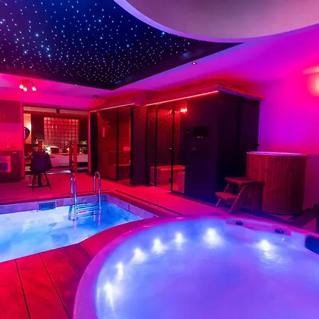 Liefdeshotel Temple Torii Crisnee